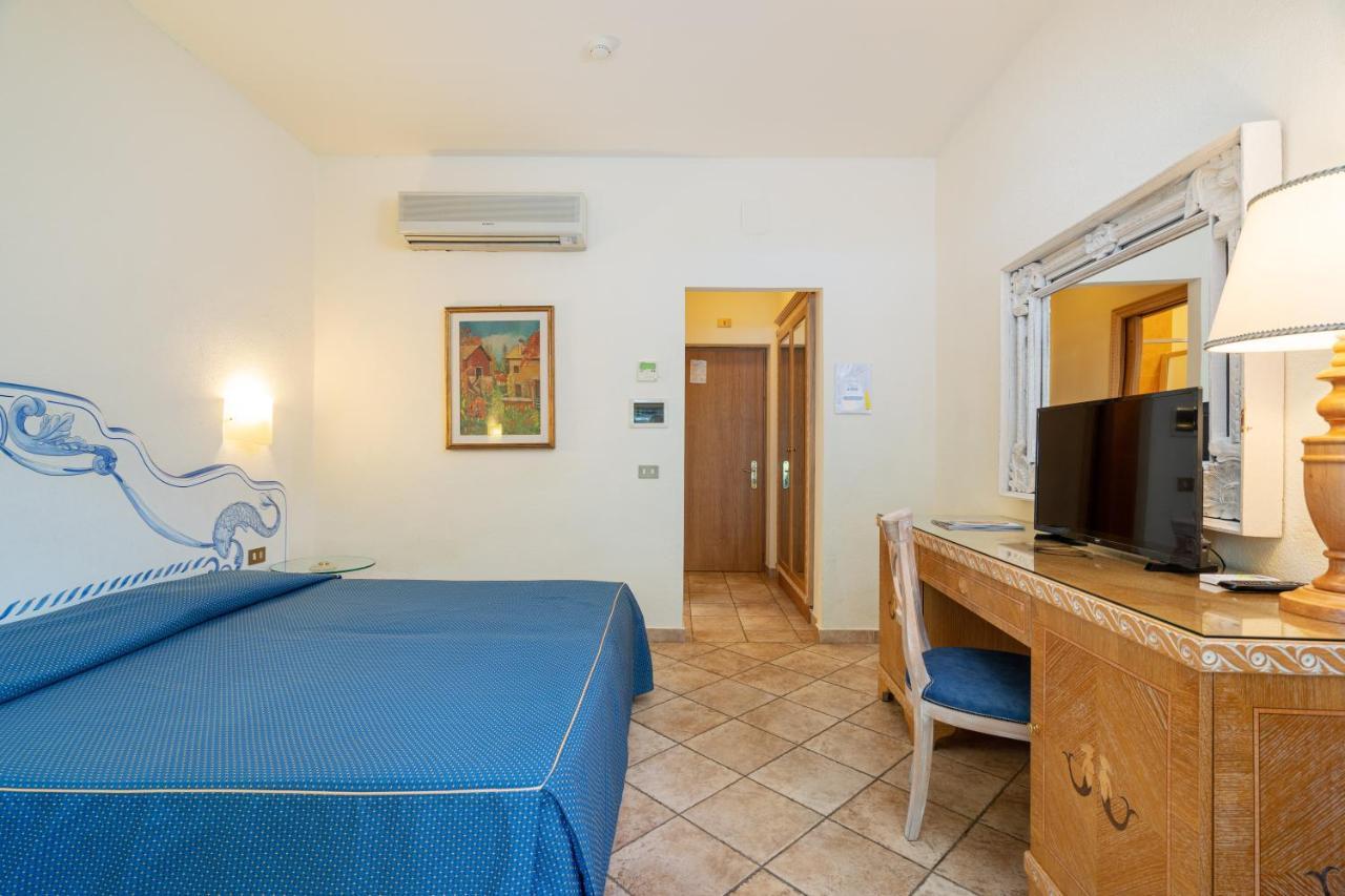 Club Esse Palmasera 4*