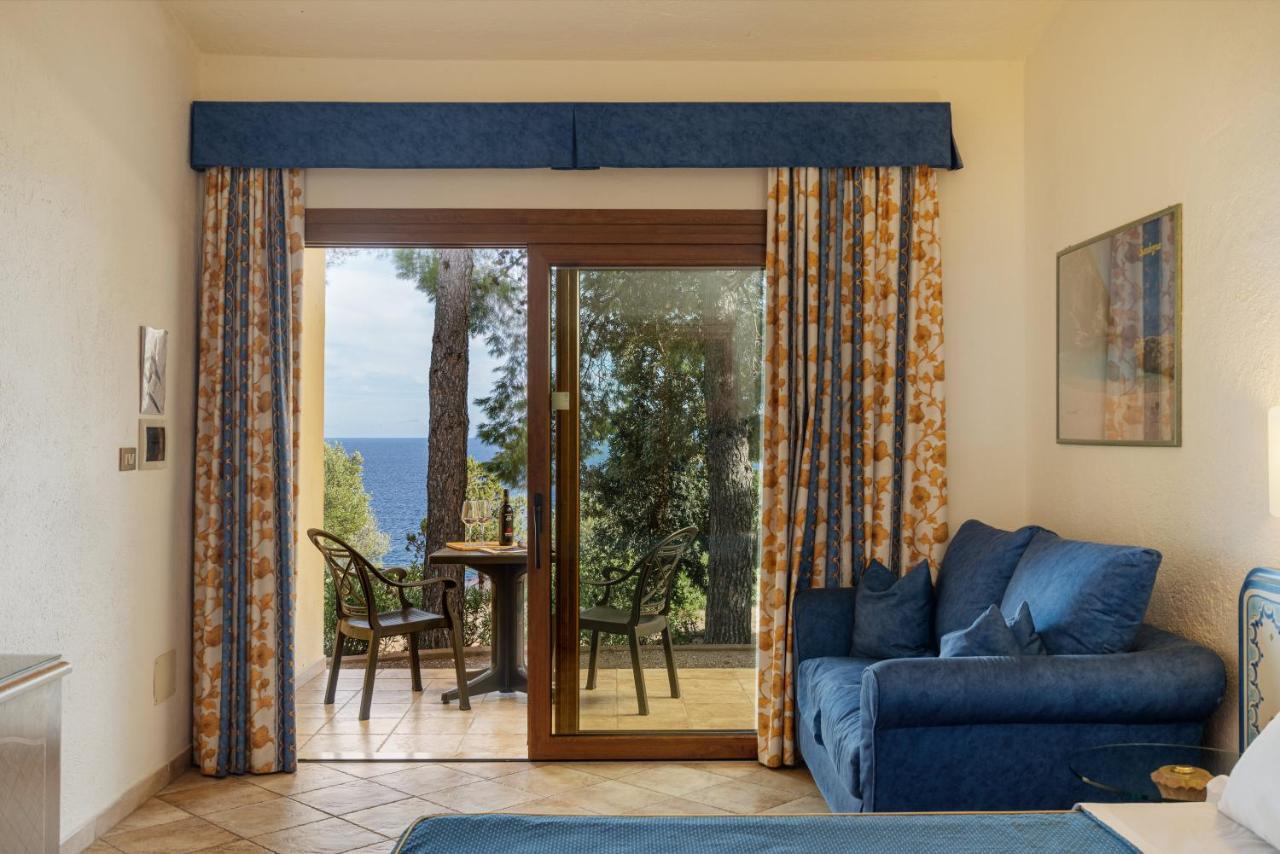 Club Esse Palmasera Hotel